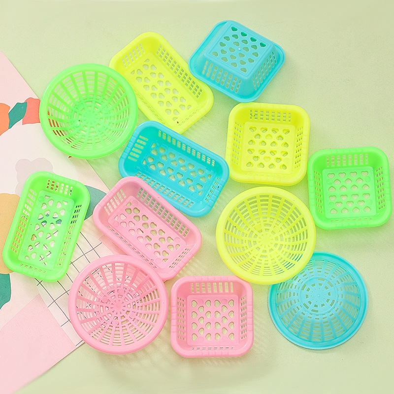 Kitchen Appliances Toys - 15個のミニチュアボックストレイ、ドールハウスミニバスケット、キッチン用品、子供向けごっこ遊びおもちゃ