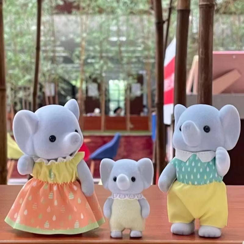 シルバニアファミリーパンダ象 3 人家族アニメフィギュアかわ - Kitchen Appliances Toys のレビューと価格
